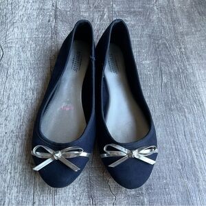 Seychelles Franklin Navy Blue Fabric Ballet Flats Silver Bow Womens Size 7.5